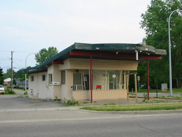 Tastee-Freez - Brighton - 1080 E Grand River Ave - June 2002 Photo (newer photo)
